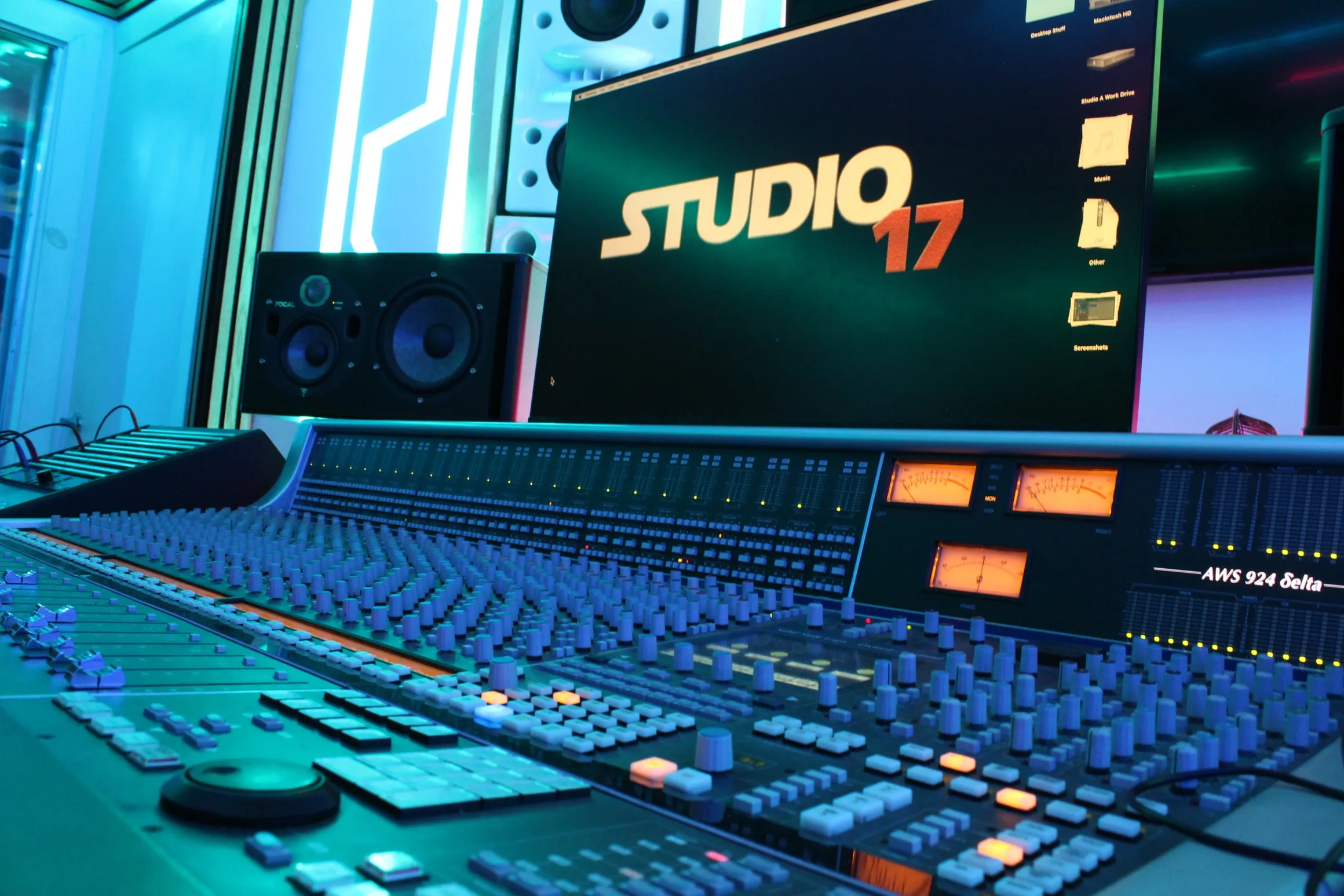 Tunnel Suite Professional AWS Mixing Console
